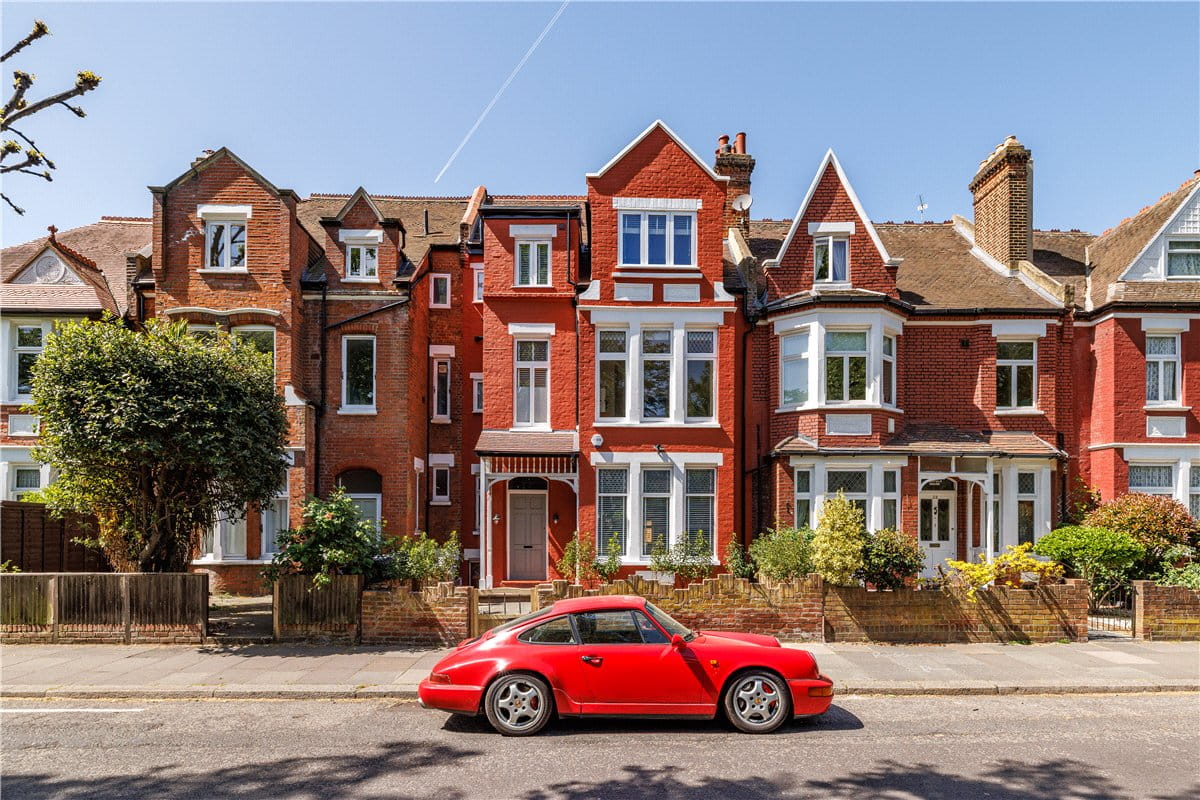 6 bedroom house, Acton Lane, London W4 - Available
