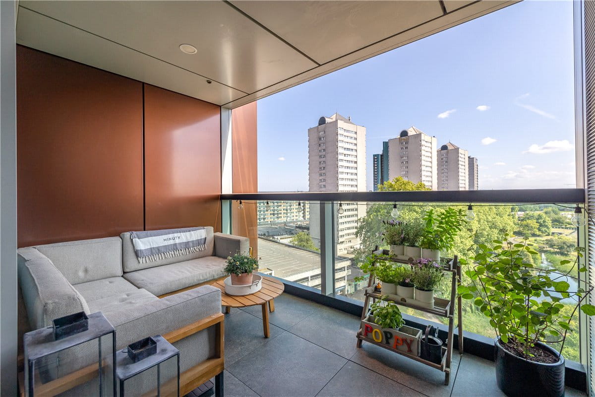 1 bedroom flat, Buckhold Road, London SW18 - Available