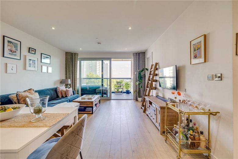 1 bedroom flat, Buckhold Road, London SW18 - Available