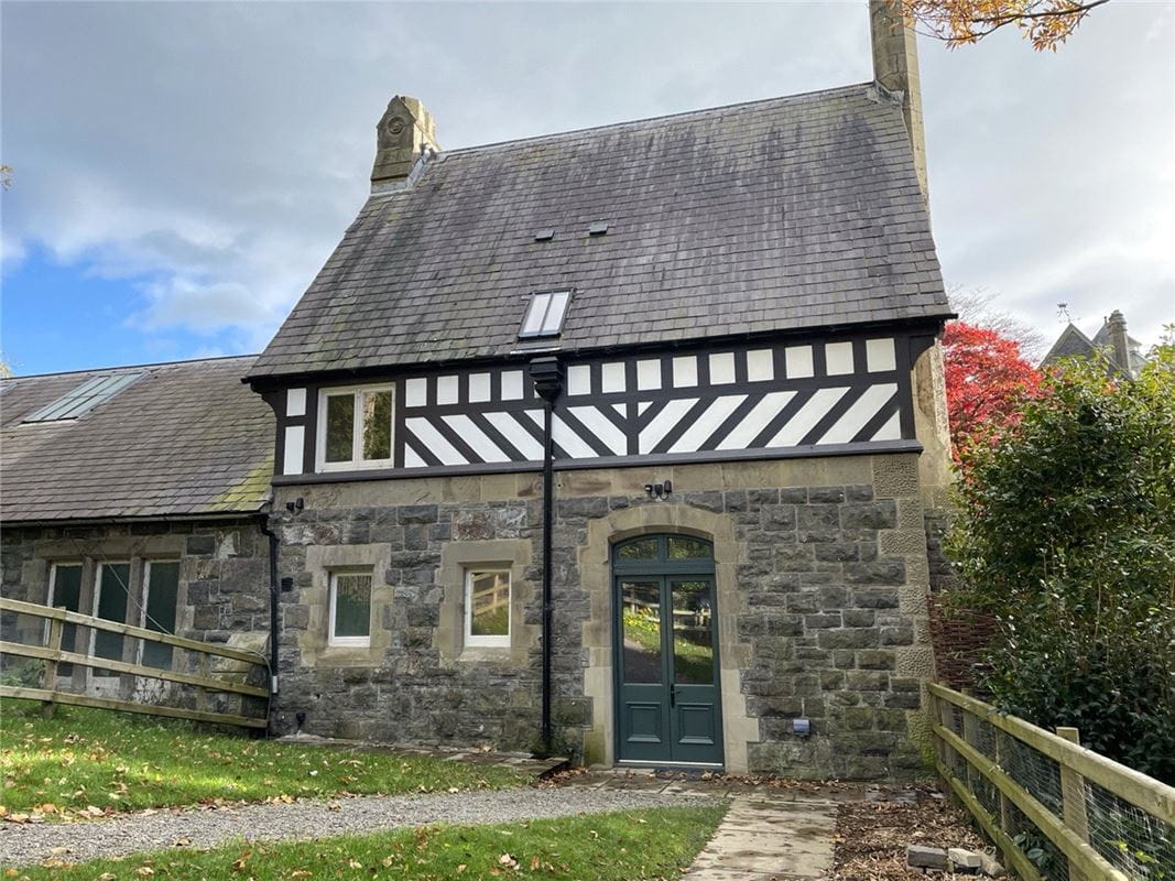 3 bedroom house, Bodnant, Tal-Y-Cafn LL28 - Available