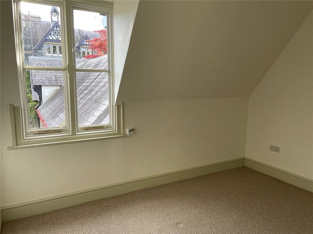 3 bedroom house, Bodnant, Tal-Y-Cafn LL28 - Available