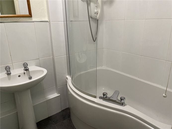 2 bedroom flat, Ffordd Pennant, Eglwysbach LL28 - Available