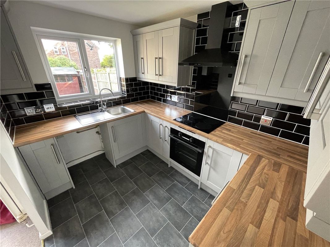 3 bedroom house, Leasows Park, Shawbury SY4 - Available