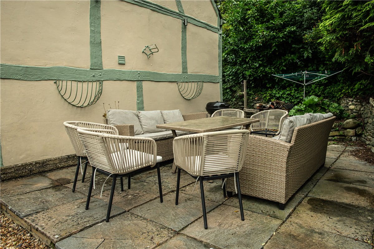 2 acres House, Abbey Road, Llangollen LL20 - Available