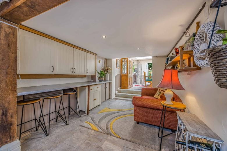 5 bedroom house, Hunston Mill House & Cottages, Selsey Road PO20 - Available