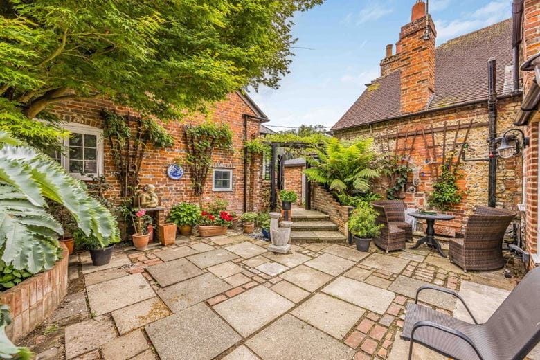 5 bedroom house, Hunston Mill House & Cottages, Selsey Road PO20 - Available