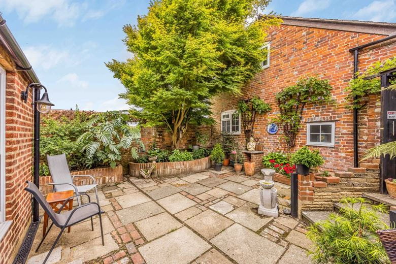 5 bedroom house, Hunston Mill House & Cottages, Selsey Road PO20 - Available