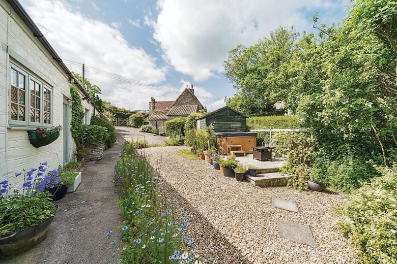 7 bedroom house, School Lane, Compton Dundon TA11 - Available