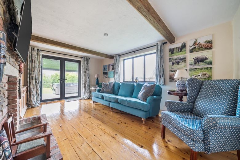 5 bedroom house, Liskeard Road, Callington PL17 - Available