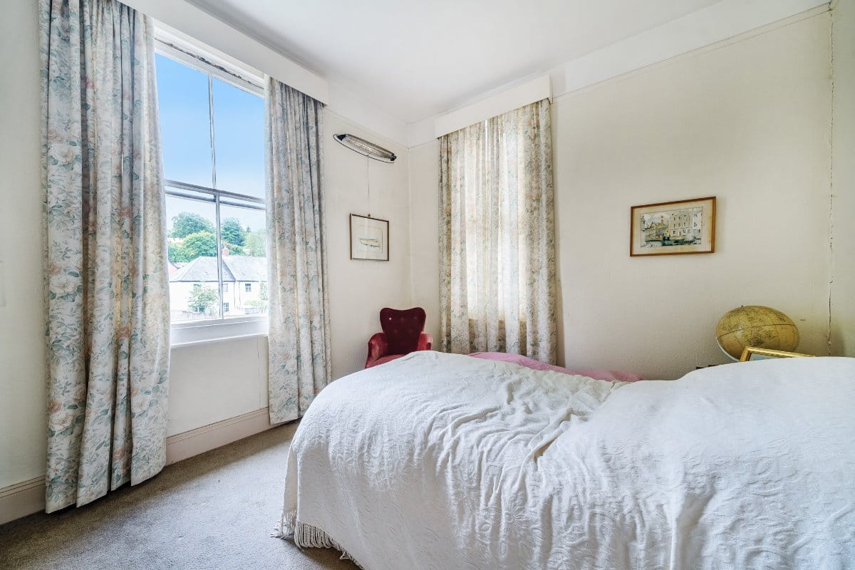 6 bedroom house, Blundells Road, Tiverton EX16 - Available