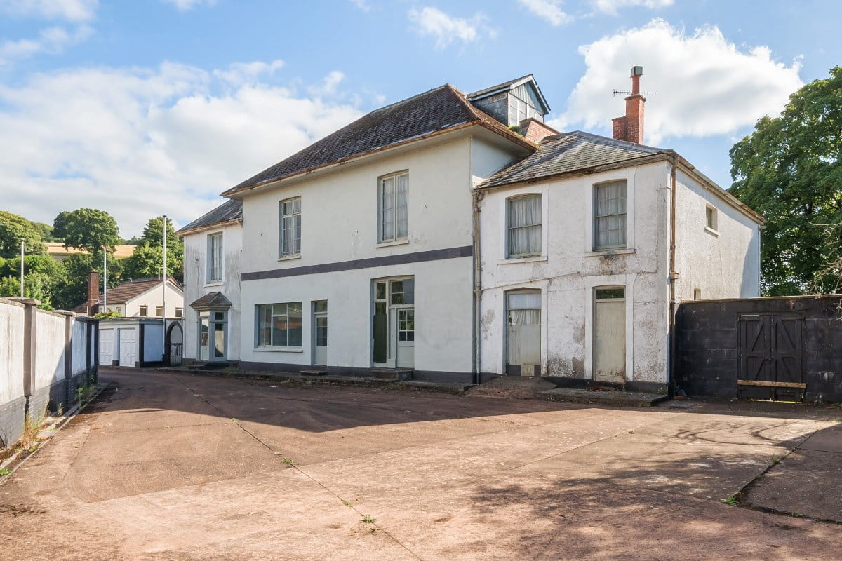 6 bedroom house, Blundells Road, Tiverton EX16 - Available