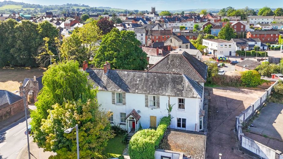 6 bedroom house, Blundells Road, Tiverton EX16 - Available