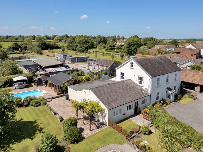 6 bedroom house, Glastonbury Road, Meare BA6 - Available