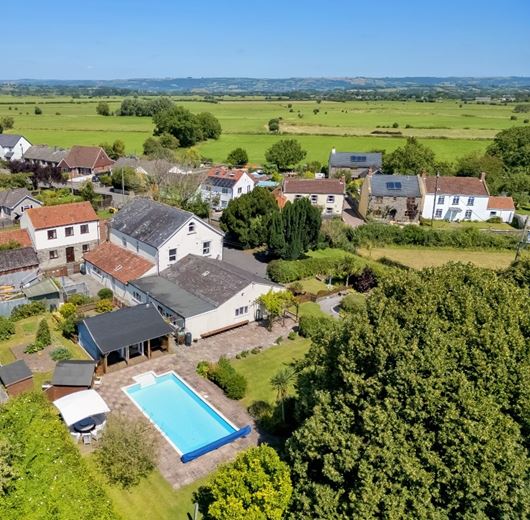 6 bedroom house, Glastonbury Road, Meare BA6 - Available