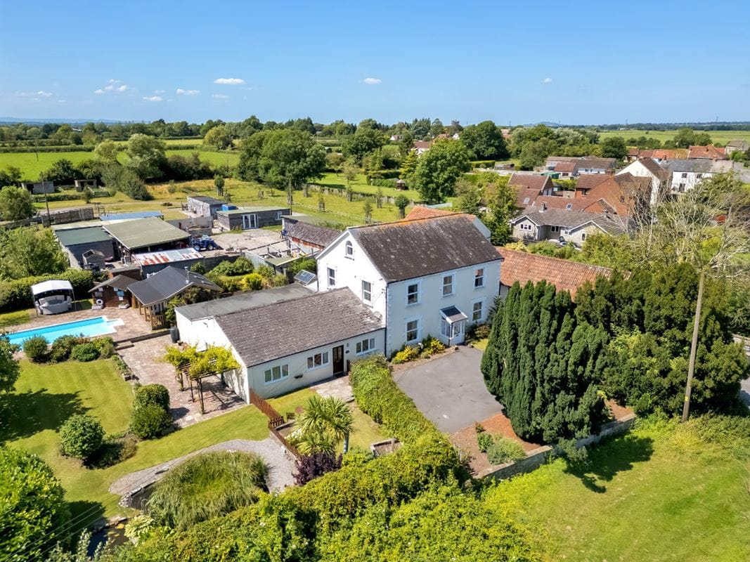 6 bedroom house, Glastonbury Road, Meare BA6 - Available