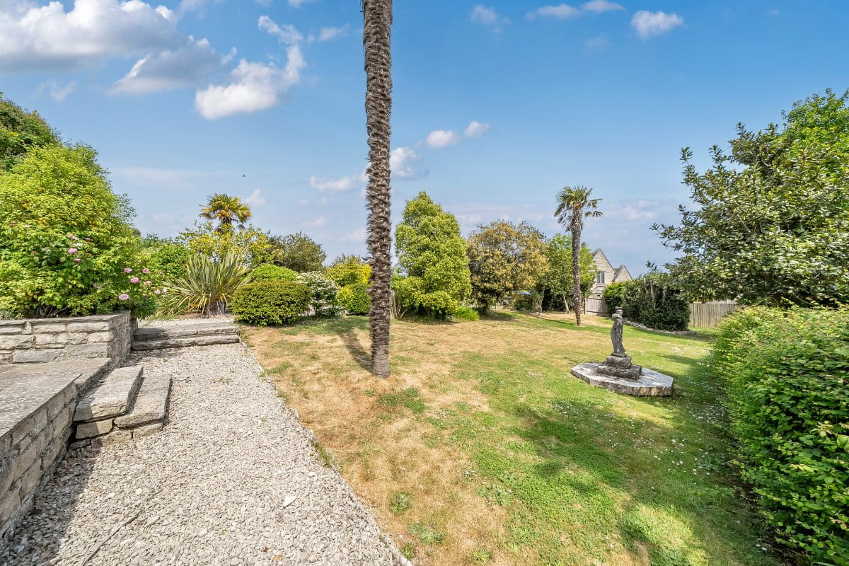 8 bedroom house, High Street, Swanage BH19 - Available