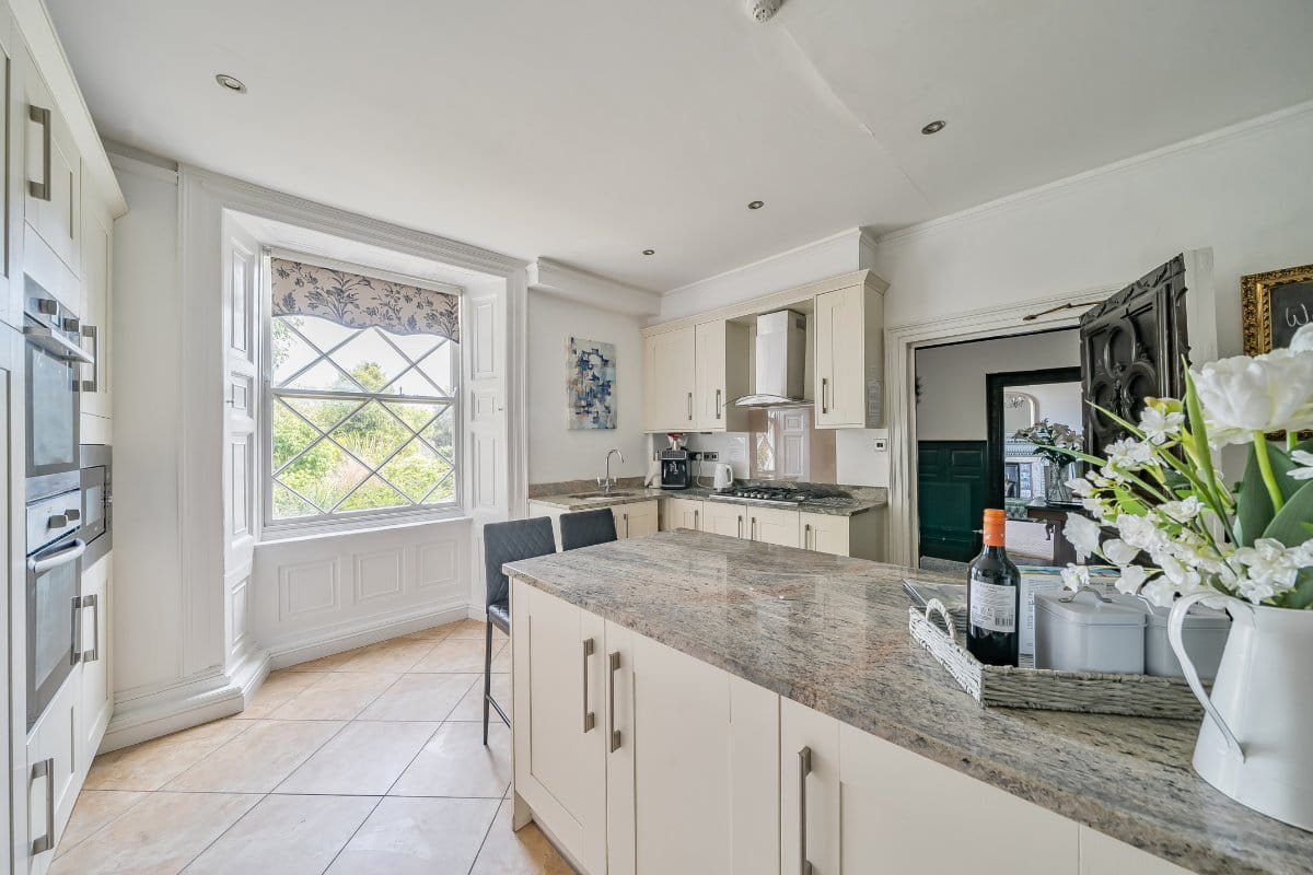 8 bedroom house, High Street, Swanage BH19 - Available