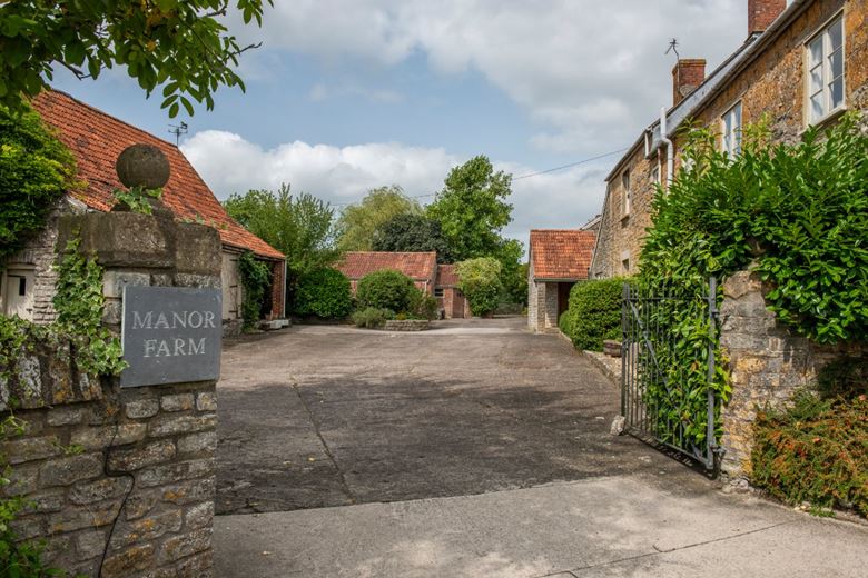 5 bedroom house, Lot 1: Manor Farm, Alhampton BA4 - Sold