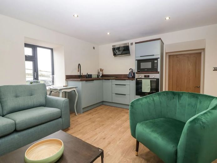 9 bedroom house, St. Weonards, Hereford HR2 - Available