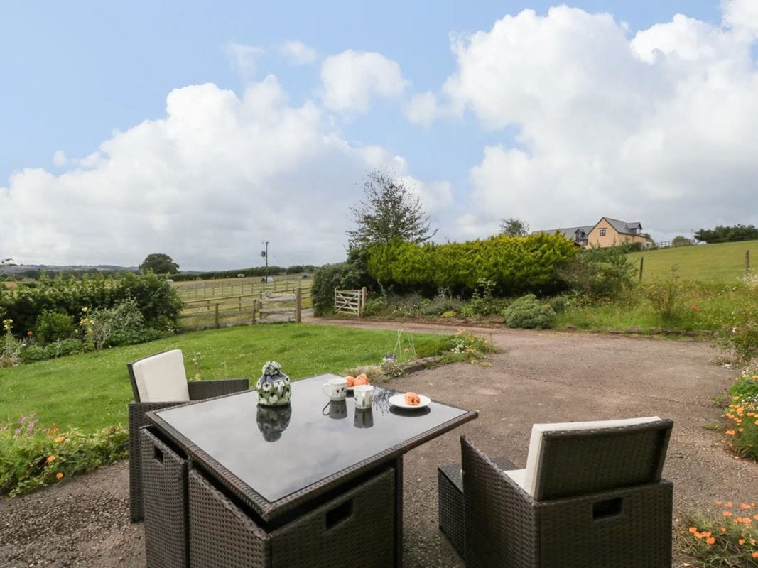 9 bedroom house, St. Weonards, Hereford HR2 - Available