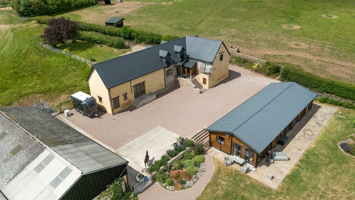 9 bedroom house, St. Weonards, Hereford HR2 - Available