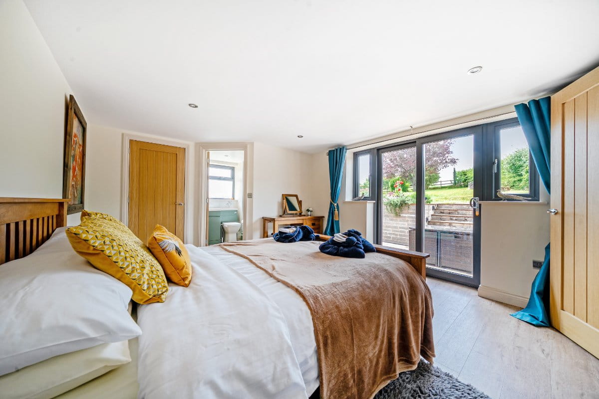 9 bedroom house, St. Weonards, Hereford HR2 - Available