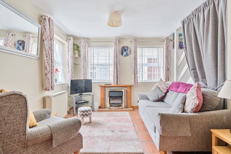 5 bedroom house, Lender Lane, Mullion TR12 - Available