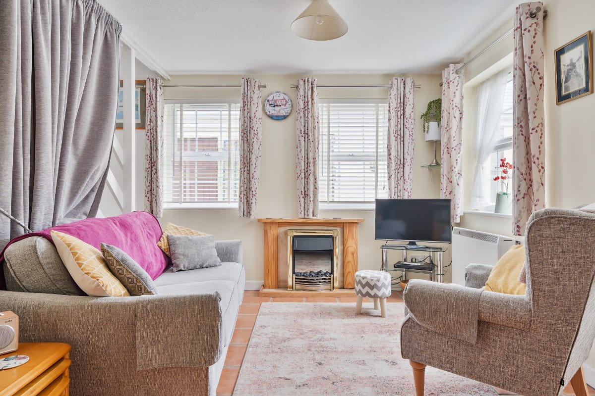 5 bedroom house, Lender Lane, Mullion TR12 - Available