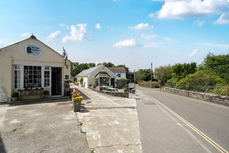 5 bedroom house, Lender Lane, Mullion TR12 - Available