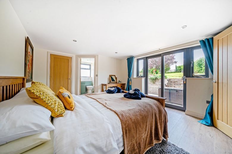 7 bedroom house, St. Weonards, Hereford HR2 - Available