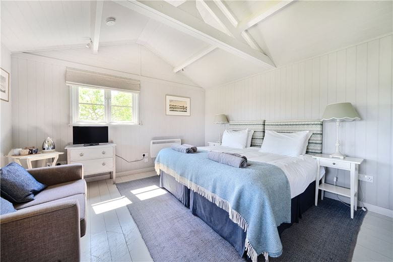 258 acres House, Symondsbury, Bridport DT6 - Available