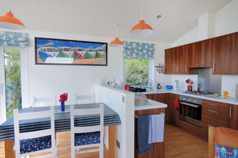 3 bedroom house, High Bullen & Holidays, Sun Lane DT6 - Available