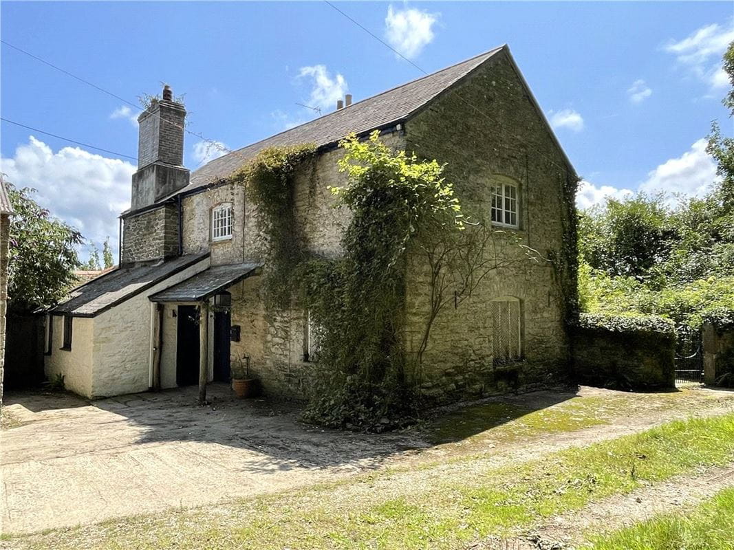 6 bedroom house, Enys, St. Gluvias TR10 - Available