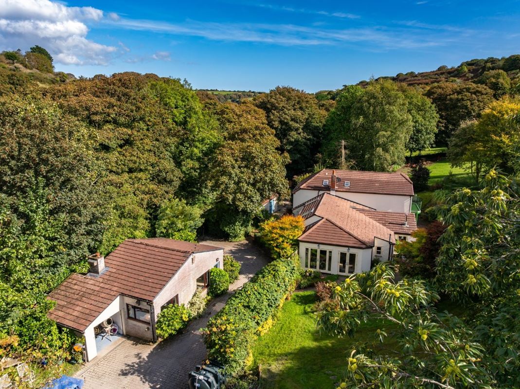 3.2 acres Farm, Hale Mills, Twelveheads TR4 - Available