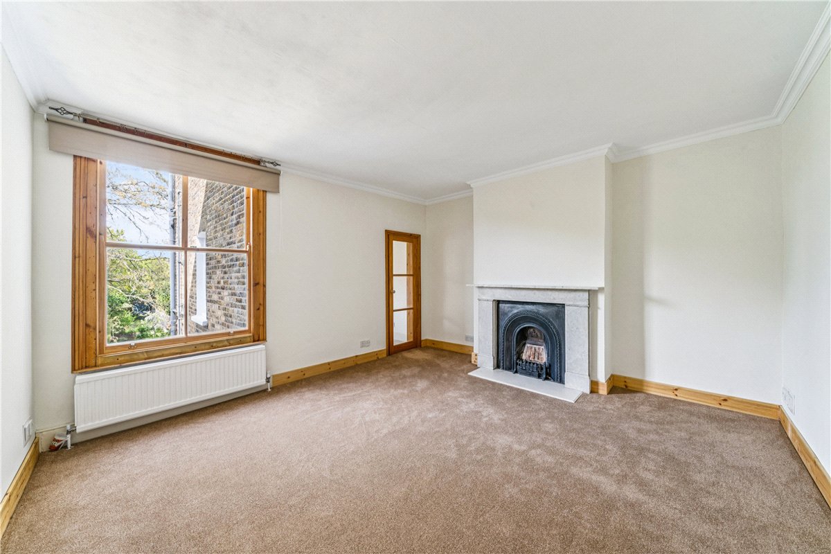1 bedroom flat, Brodrick Road, London SW17 - Let Agreed