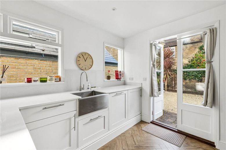 5 bedroom house, Cathles Road, London SW12 - Available