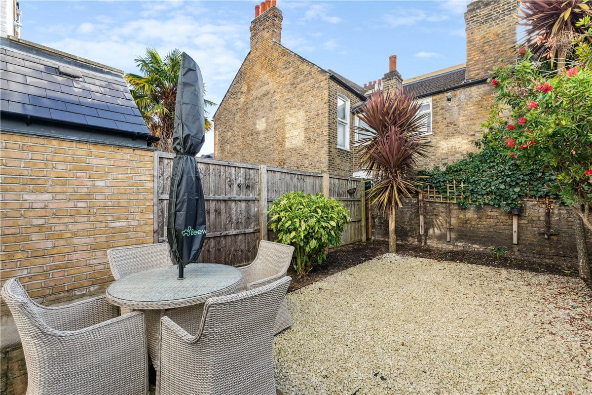 5 bedroom house, Cathles Road, London SW12 - Available