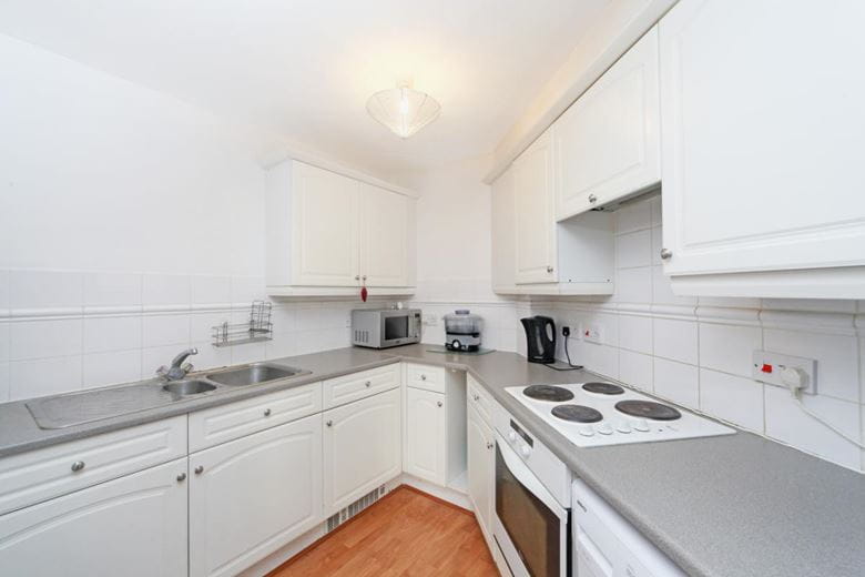 2 bedroom flat, Macmillan Way, London SW17 - Available