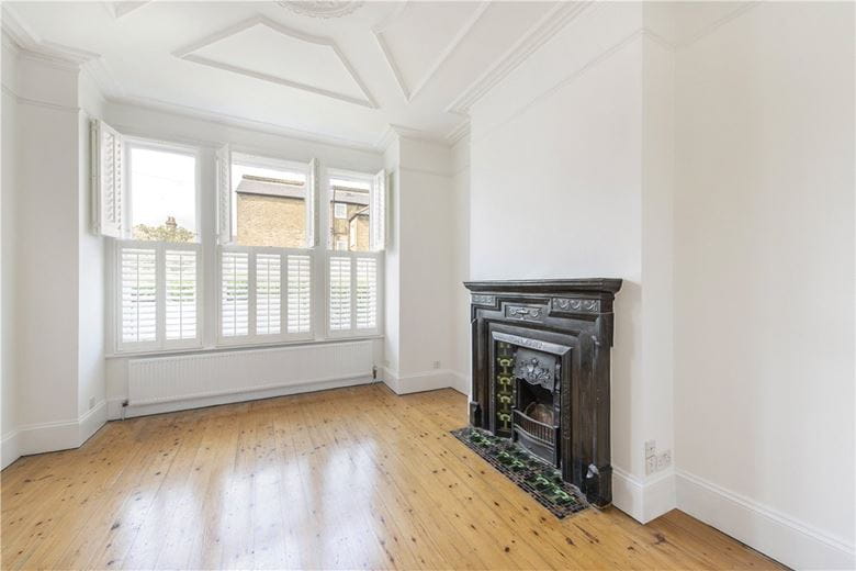 3 bedroom house, Fernside Road, London SW12 - Available