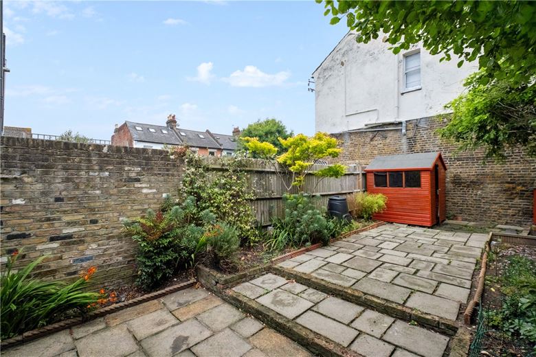 2 bedroom house, Beechcroft Road, London SW17