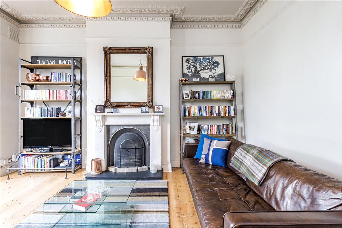 2 bedroom flat, Earlsfield Road, London SW18 - Available