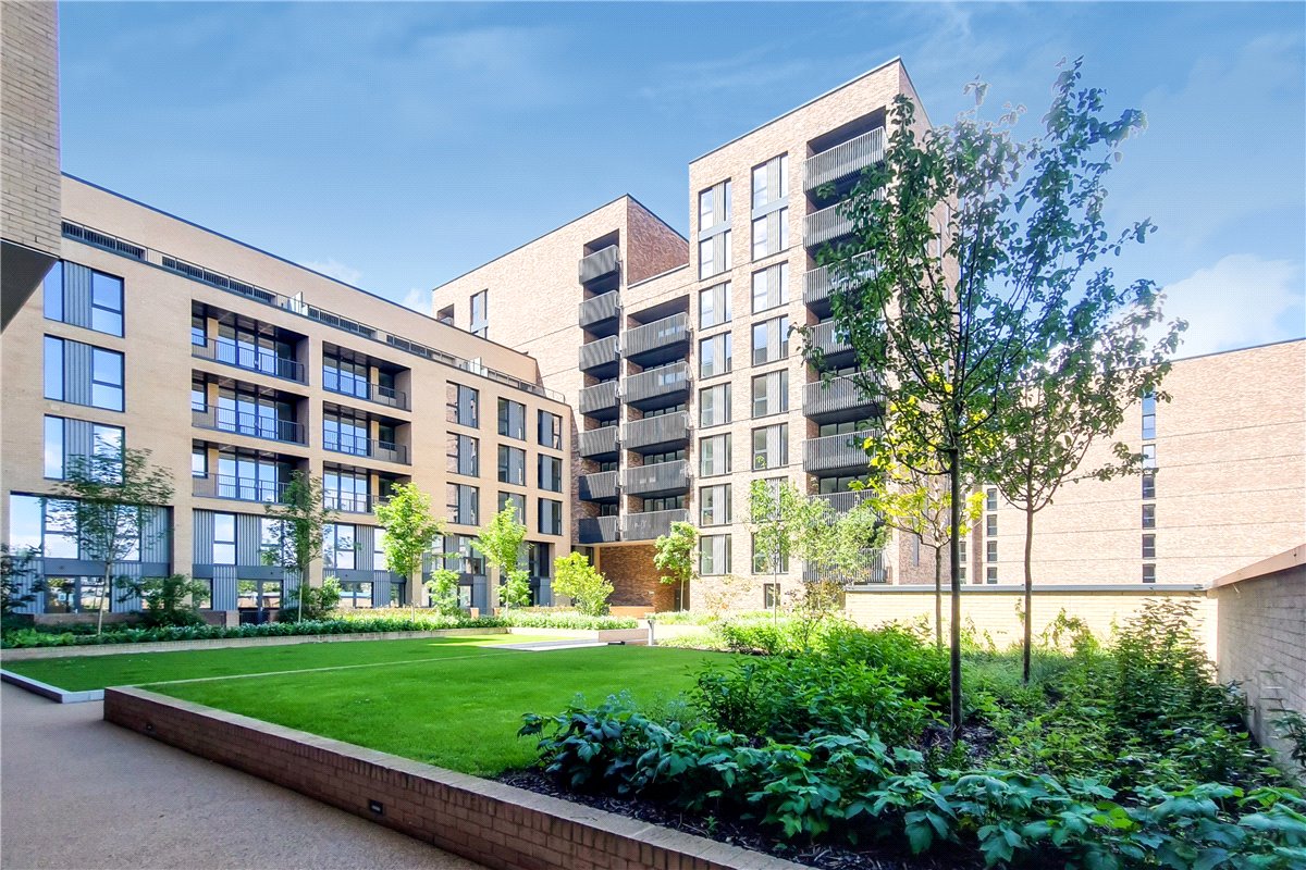 3 bedroom flat, Greyhound Parade, Wimbledon Grounds, London SW17 - Available