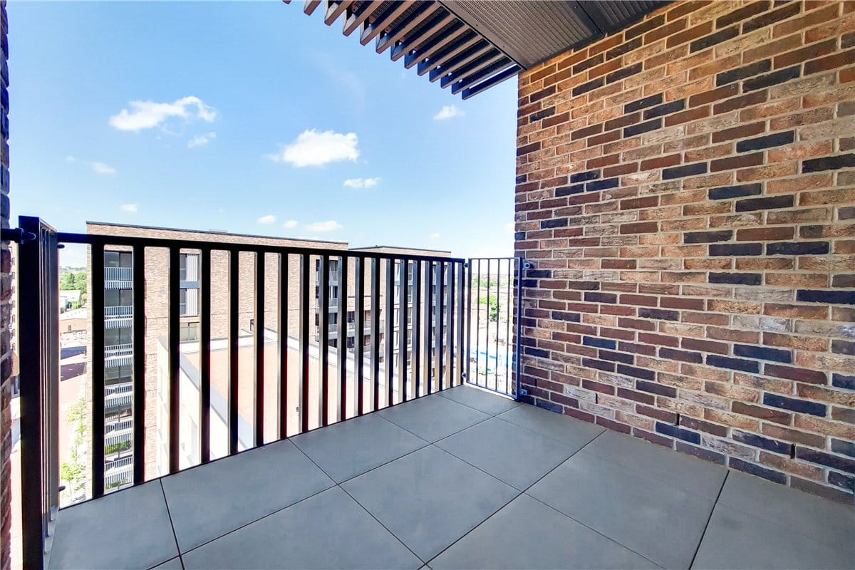 1 bedroom flat, Greyhound Parade, Wimbledon Grounds, London SW17