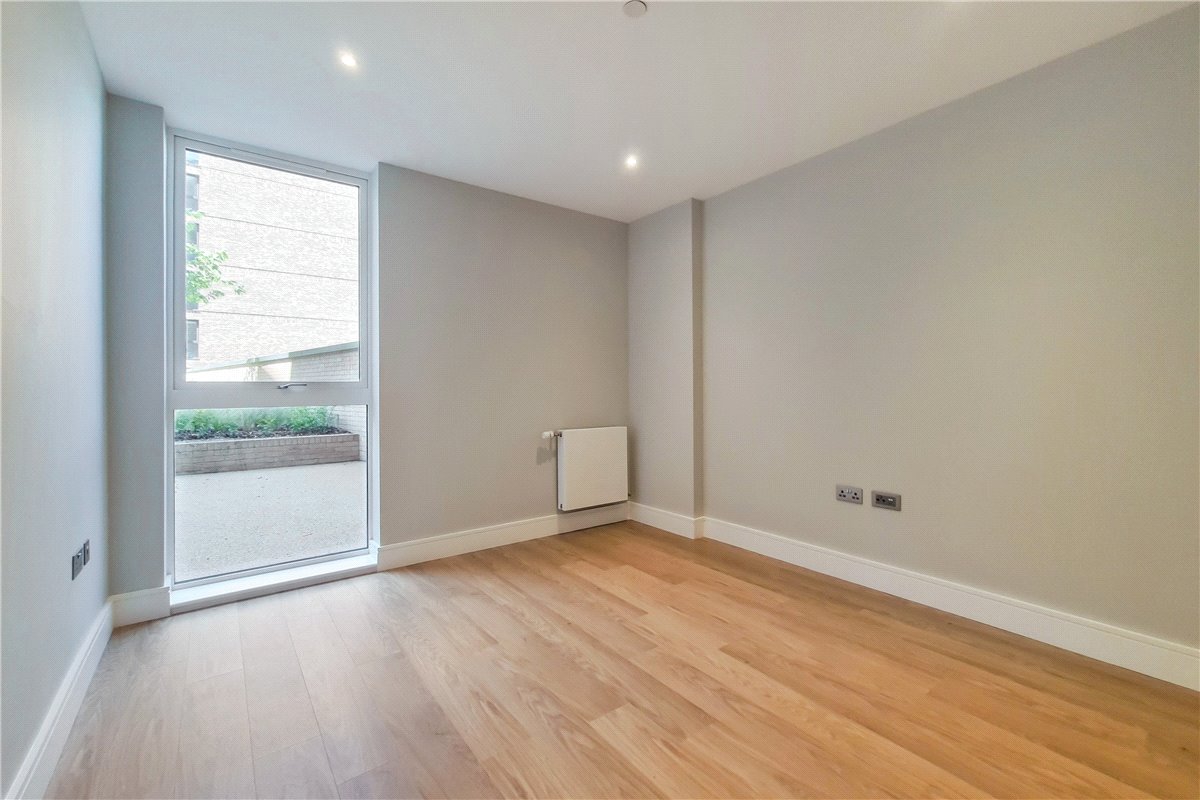 3 bedroom flat, Greyhound Parade, Wimbledon Grounds, London SW17 - Available