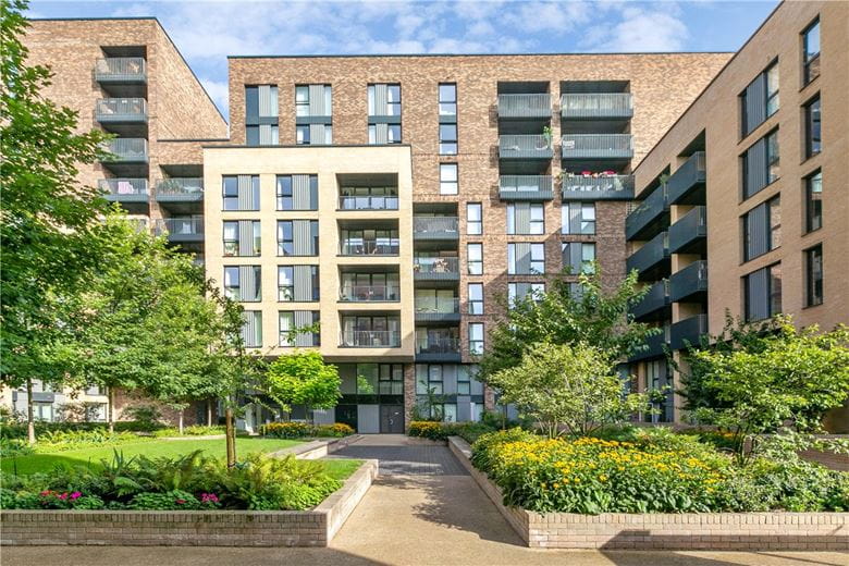 2 bedroom flat, Greyhound Parade, Wimbledon Grounds, London SW17