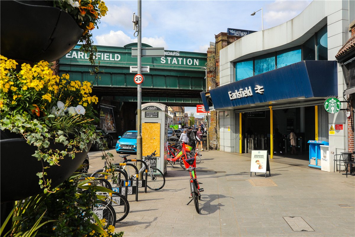 2 bedroom flat, Greyhound Parade, Wimbledon Grounds, London SW17 - Available