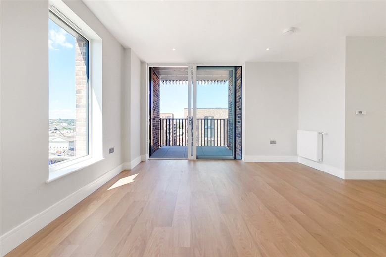 1 bedroom flat, Greyhound Parade, Wimbledon Grounds, London SW17 - Available