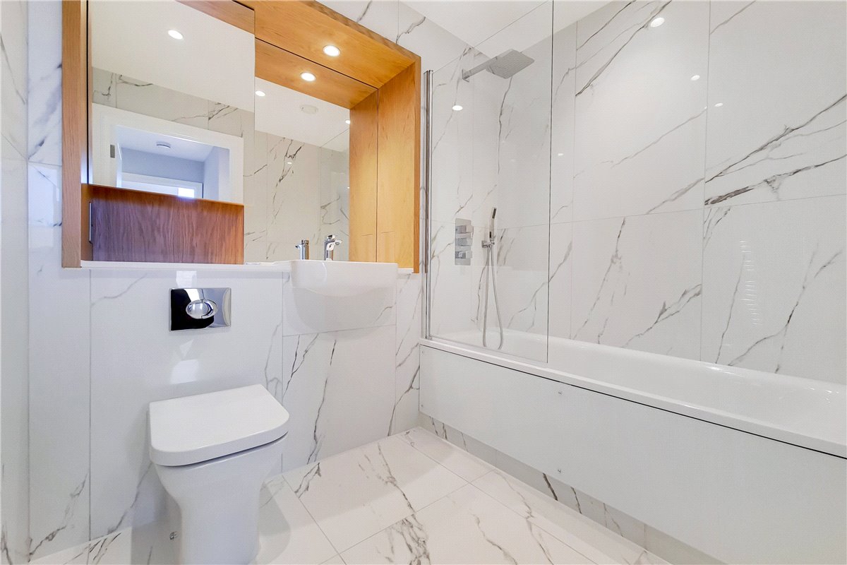 1 bedroom flat, Greyhound Parade, Wimbledon Grounds, London SW17