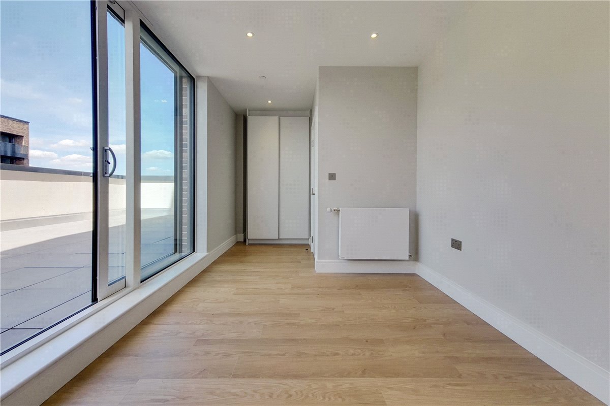 1 bedroom flat, Greyhound Parade, Wimbledon Grounds, London SW17