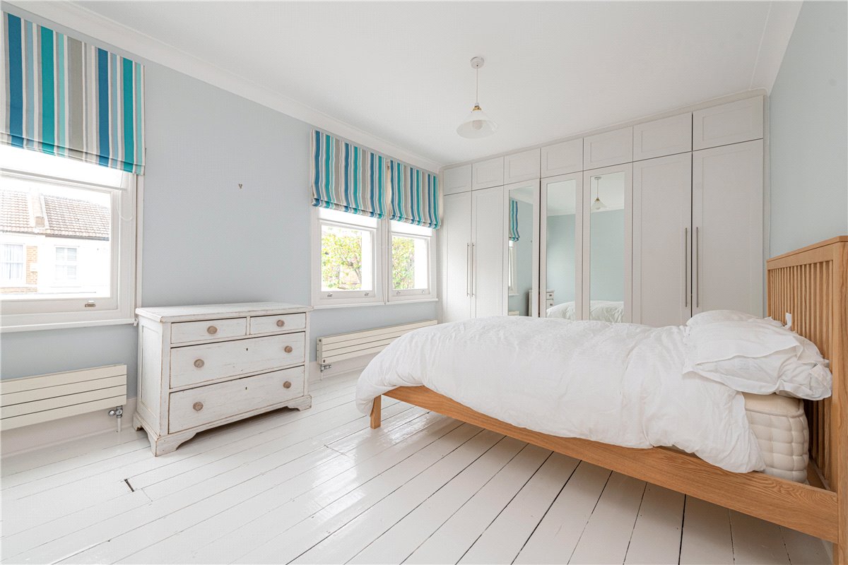 4 bedroom house, Ursula Street, London SW11 - Under Offer